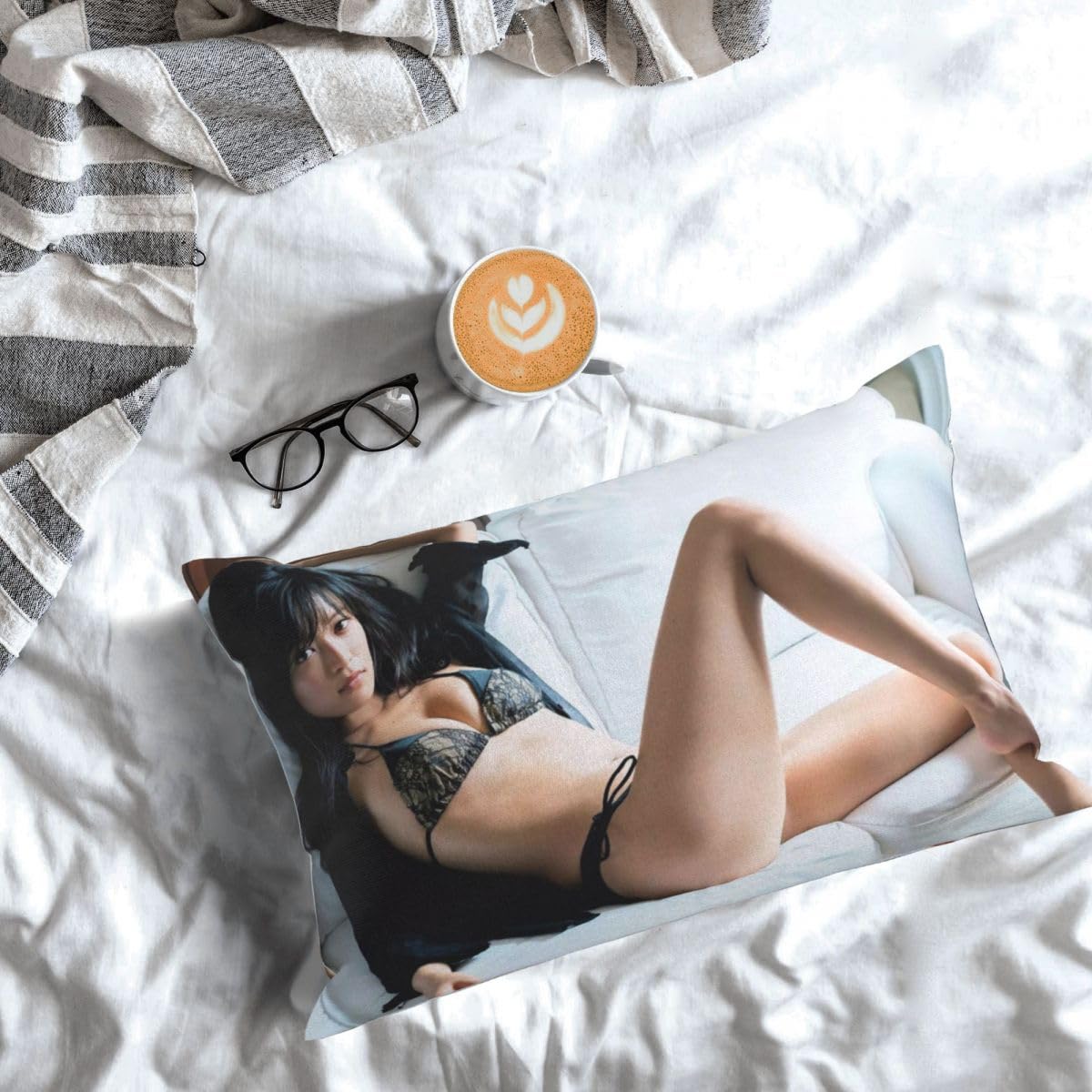 Amazon｜小島瑠璃子 (11) 枕カバー まくらカバー 抱き枕カバー